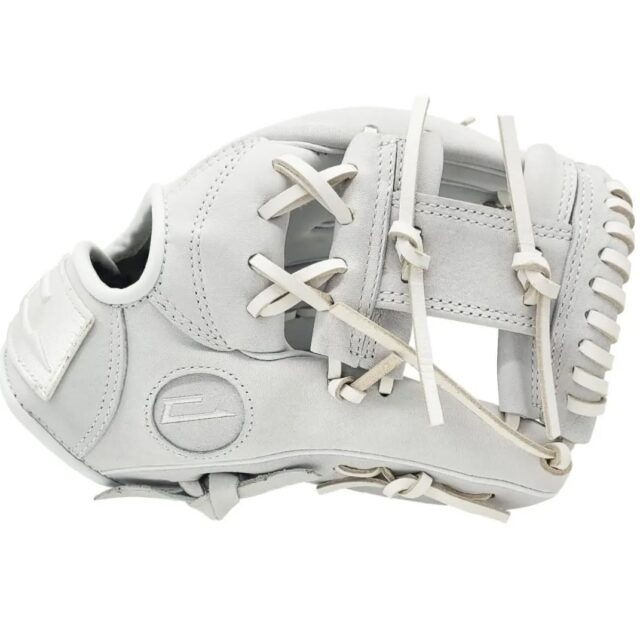 🔥🔥 Triple-White 11.5" 🔥🔥
I-Web.
$199**
-link in bio
⚾️⚾️⚾️⚾️⚾️⚾️⚾️⚾️⚾️⚾️
#customgloves #ces #certifiedeverysport #certified #custombats #baseballglove #ballglove #ballplayer #baseball #athlete #dominicanrepublic #iweb #milb #mlb #infielddrills #photooftheday